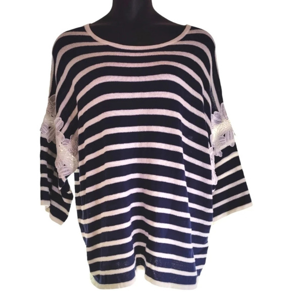 Sale! Cute Sweater EUC ❤️ - Picture 1 of 7